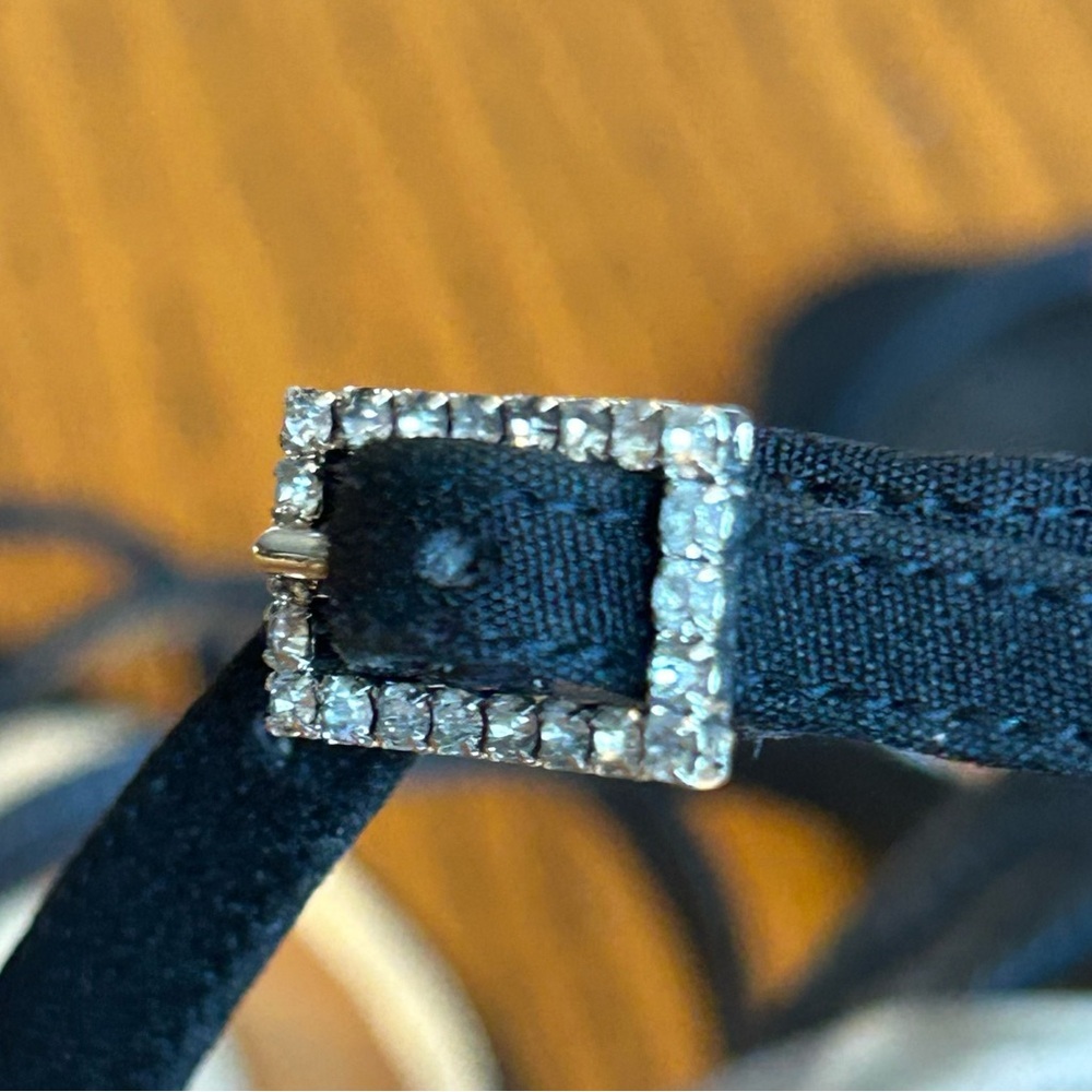 Stuart Weitzman Black Strappy Sandals Rhinestones on Strap & Buckle Size 9 - Picture 12 of 12